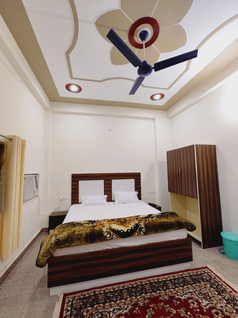 Imagen de la habitación del Hotel Shree Venkatesh Niliyam 300 M Ram Temple. Foto 4