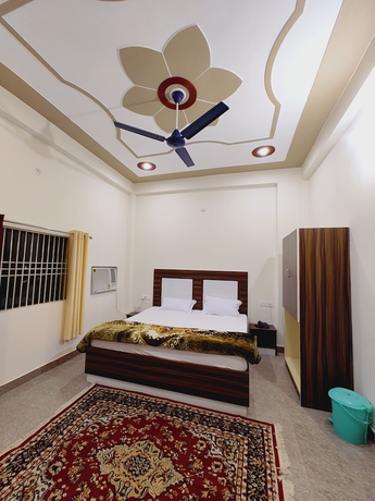 Imagen de la habitación del Hotel Shree Venkatesh Niliyam 300 M Ram Temple. Foto 6