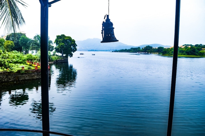 Imagen de la piscina del Hotel Shree Vilas Orchid-by Lake Pichhola, Udaipur. Foto 19