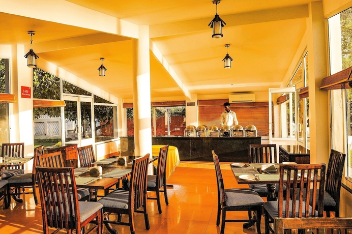 Imagen del bar/restaurante del Hotel Shree Vilas Orchid-by Lake Pichhola, Udaipur. Foto 3
