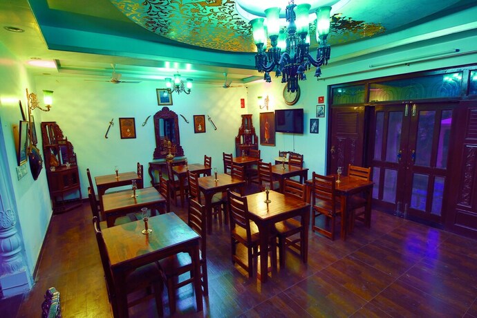 Imagen del bar/restaurante del Hotel Shree Villas. Foto 19