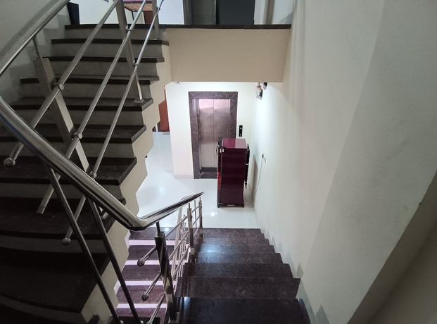 Imagen de los interiores del Hotel Shree Vrinda Homes. Foto 12