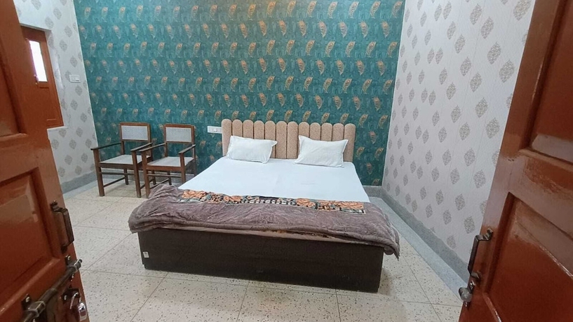 Imagen de la habitación del Hotel Shree p Guest House. Foto 8