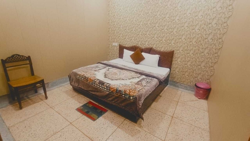 Imagen de los interiores del Hotel Shree p Guest House. Foto 10
