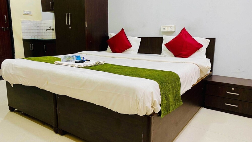 Imagen de la habitación del Hotel Shreeji. Foto 8