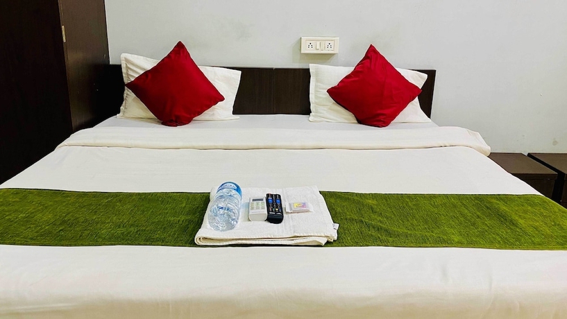 Imagen de la habitación del Hotel Shreeji. Foto 9