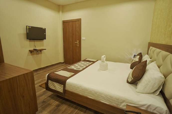 Imagen de la habitación del Hotel Shreenath Resort. Foto 7