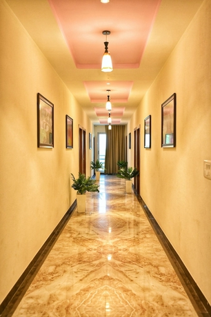 Imagen de los interiores del Hotel Shreenath Resort. Foto 10