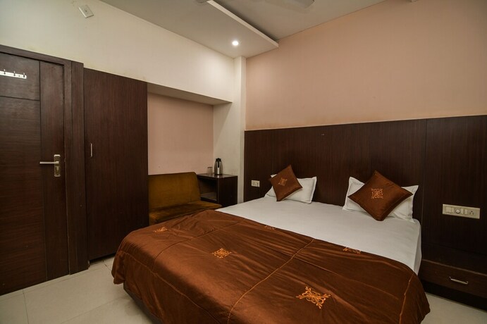 Imagen de la habitación del Hotel Shreeram. Foto 18