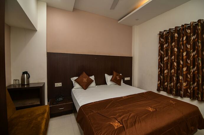 Imagen de la habitación del Hotel Shreeram. Foto 28