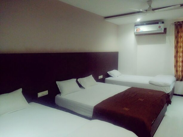 Imagen de la habitación del Hotel Shreeram. Foto 35