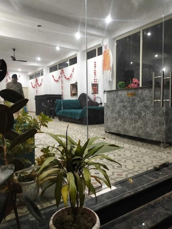 Imagen de los interiores del Hotel Shri Dham And Resort. Foto 8