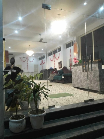 Imagen de los interiores del Hotel Shri Dham And Resort. Foto 9