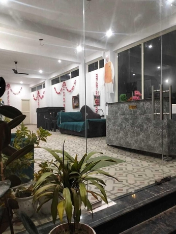 Imagen de los interiores del Hotel Shri Dham And Resort. Foto 11