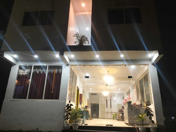 Imagen general del Hotel Shri Dham And Resort. Foto 1