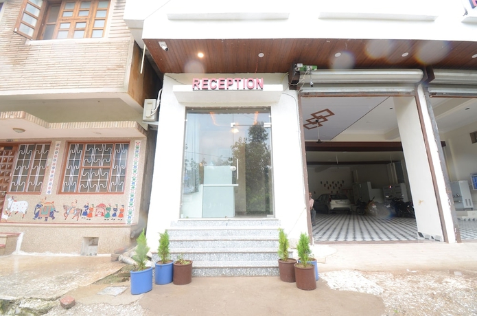 Imagen de los interiores del Hotel Shri Dhwaja Inn. Foto 6
