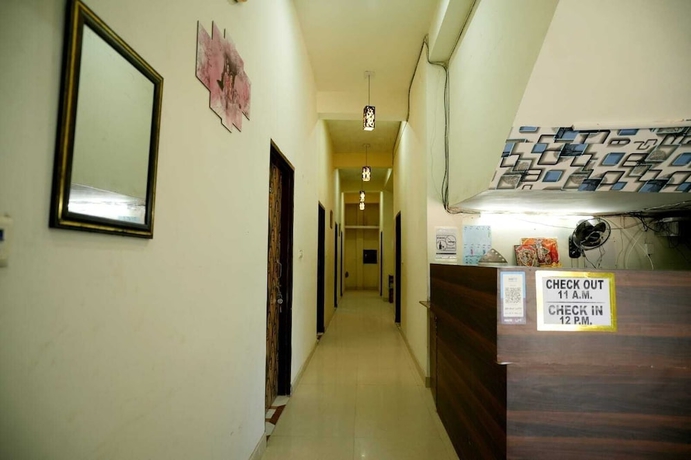 Imagen de los interiores del Hotel Shri Gauraj Dham Vrindavan. Foto 10