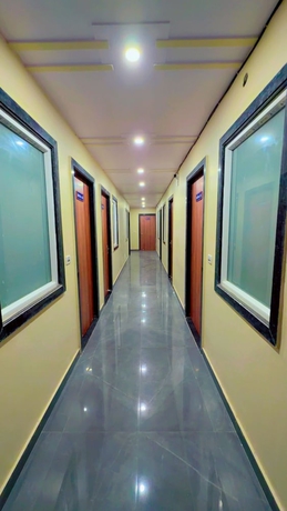 Imagen de los interiores del Hotel Shri Ji Nikunj Vrindavan. Foto 12