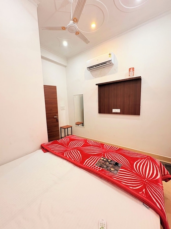 Imagen de la habitación del Hotel Shri Krishna Palace. Foto 13