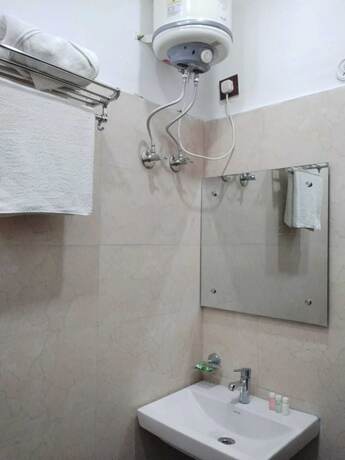 Imagen general del Hotel Shri Krishna, Piparia. Foto 9
