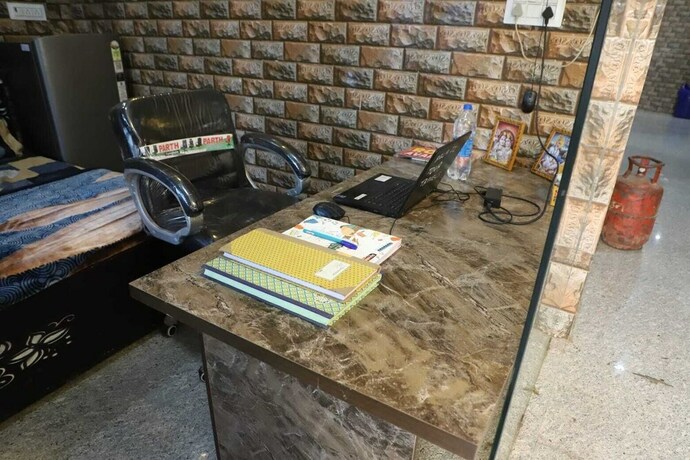 Imagen de los interiores del Hotel Shri Laddu Gopal Guest House. Foto 25