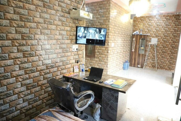 Imagen de los interiores del Hotel Shri Laddu Gopal Guest House. Foto 26