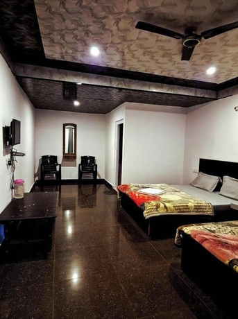 Imagen de la habitación del Hotel Shri Narayan Resort. Foto 2