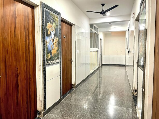 Imagen general del Hotel Shri Radha Ashtami Seva Ashram (a Unit Of Sheosante). Foto 4