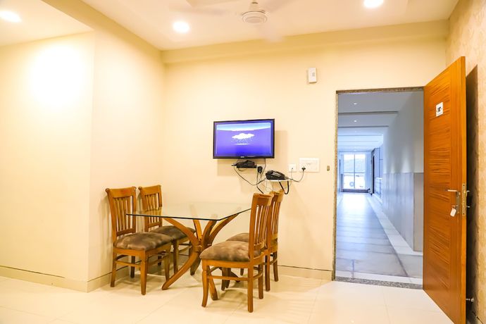 Imagen de la habitación del Hotel Shri Radha Nikunj Vrindavan Opposite Prem Mandir. Foto 6