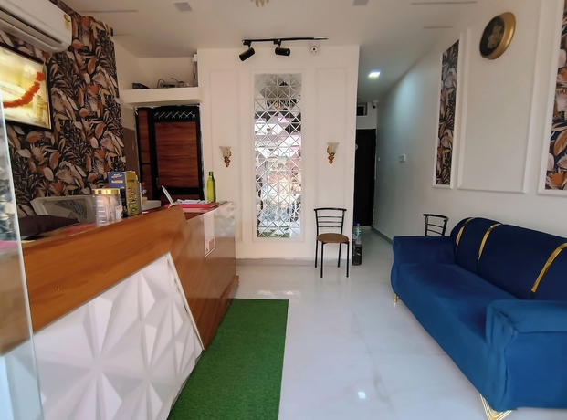 Imagen de los interiores del Hotel Shri Radha hotels. Foto 13