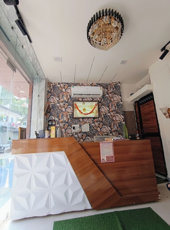 Imagen de los interiores del Hotel Shri Radha hotels. Foto 14