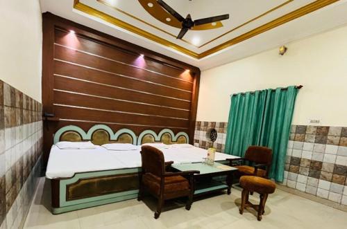 Imagen de la habitación del Hotel Shri Ram Ayodhya. Foto 18