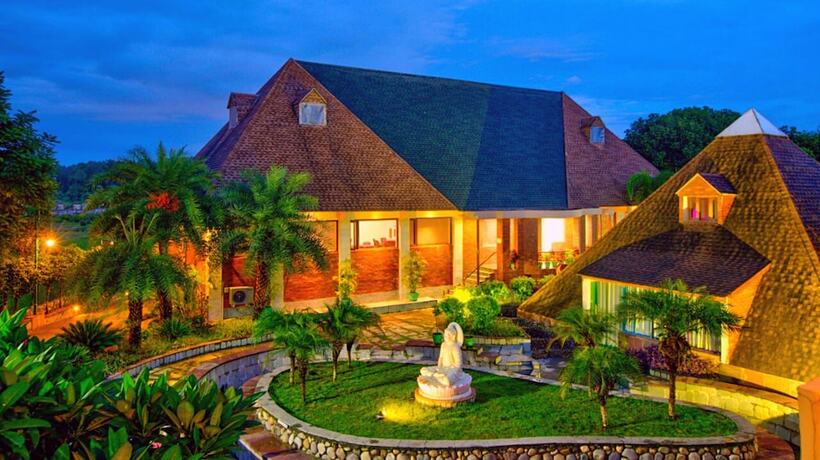 Imagen general del Hotel Shrigo Resort Pyramid Home Divine. Foto 3