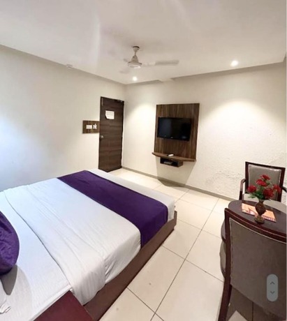 Imagen de la habitación del Hotel Shrimad. Foto 16