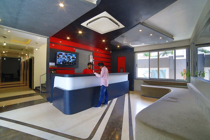 Imagen de los interiores del Hotel Shrinath. Foto 18