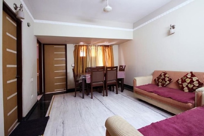 Imagen de la habitación del Hotel Shrinathinn. Foto 7