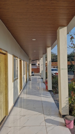 Imagen de los exteriores del Hotel Shriram Mantra Sadhana Peeth Aashram. Foto 14