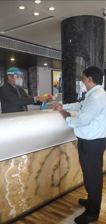 Imagen de los interiores del Hotel Shubh Inn. Foto 33