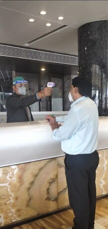 Imagen de los interiores del Hotel Shubh Inn. Foto 34