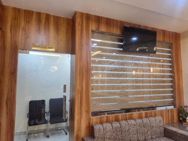 Imagen de los interiores del Hotel Shubh Mangal Grand. Foto 16
