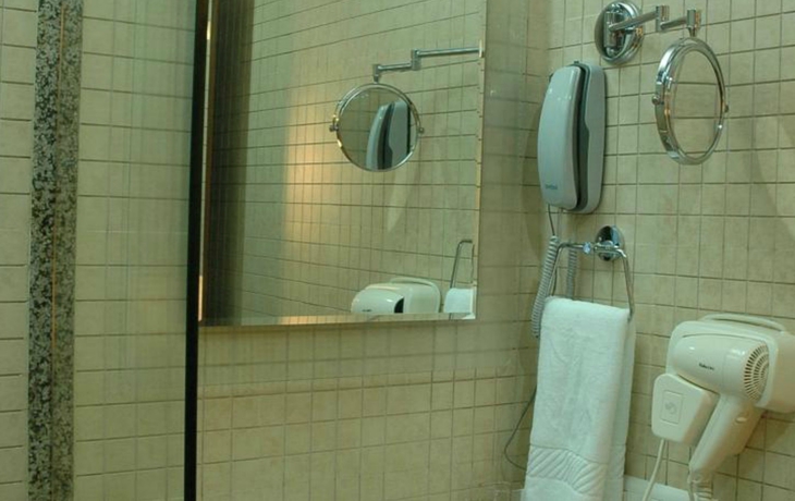 Imagen de la habitación del Hotel Shubhangan. Foto 8