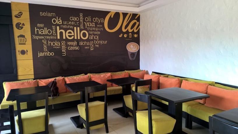Imagen del bar/restaurante del Hotel Shumuk and Apartments. Foto 2