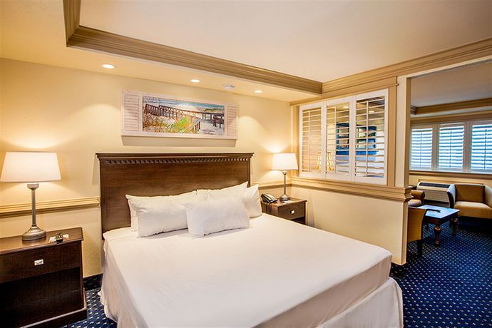 Imagen de los exteriores del Hotel Shutters On The Banks. Foto 7
