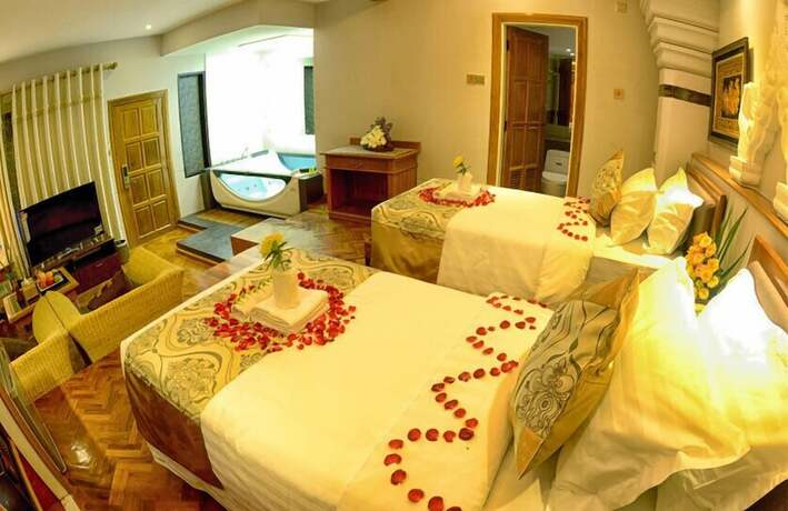 Imagen de la habitación del Hotel Shwe Taung Tan Lake View. Foto 16