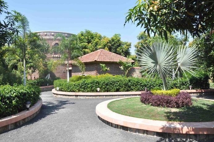 Imagen de los exteriores del Hotel Shyam Farm House and Resort. Foto 12