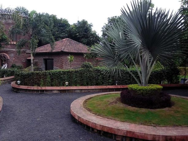 Imagen de los exteriores del Hotel Shyam Farm House and Resort. Foto 14