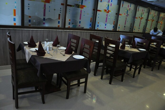 Imagen del bar/restaurante del Hotel Shyam Paradise. Foto 22