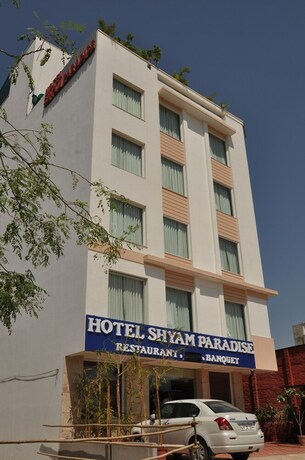 Imagen de los exteriores del Hotel Shyam Paradise. Foto 35