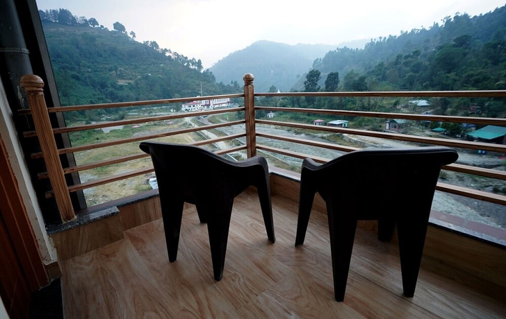 Imagen de los exteriores del Hotel Shyamala Solace By shrpl. Foto 9