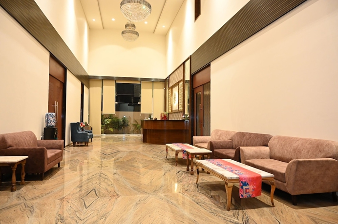 Imagen de los interiores del Hotel Shyamleela. Foto 15